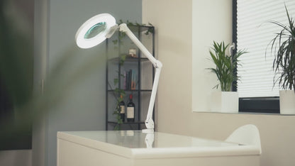 Lampe loupe LED Lumeno 824XPRO à intensité variable avec éclairage à segments et boîtier métallique